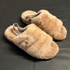 Women - UGG Slipper Size 10